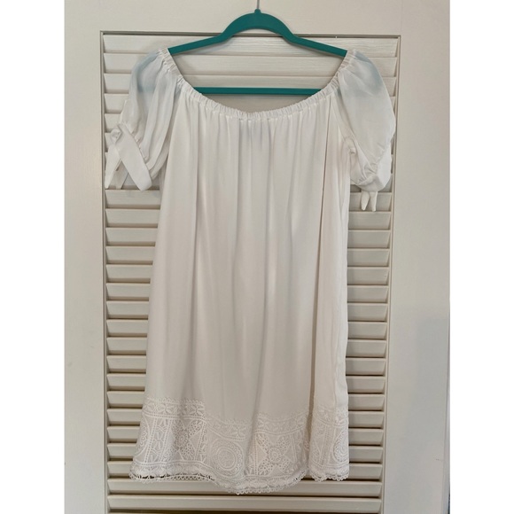 Lulu’s White Medium Off Shoulder Dress Sheer fully lined with lace detail - Picture 2 of 4
